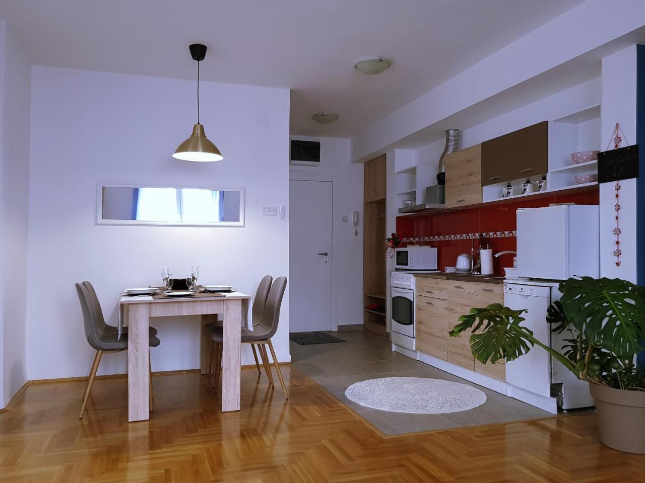 Konstantin Lux Apartment Subotica Exterior foto